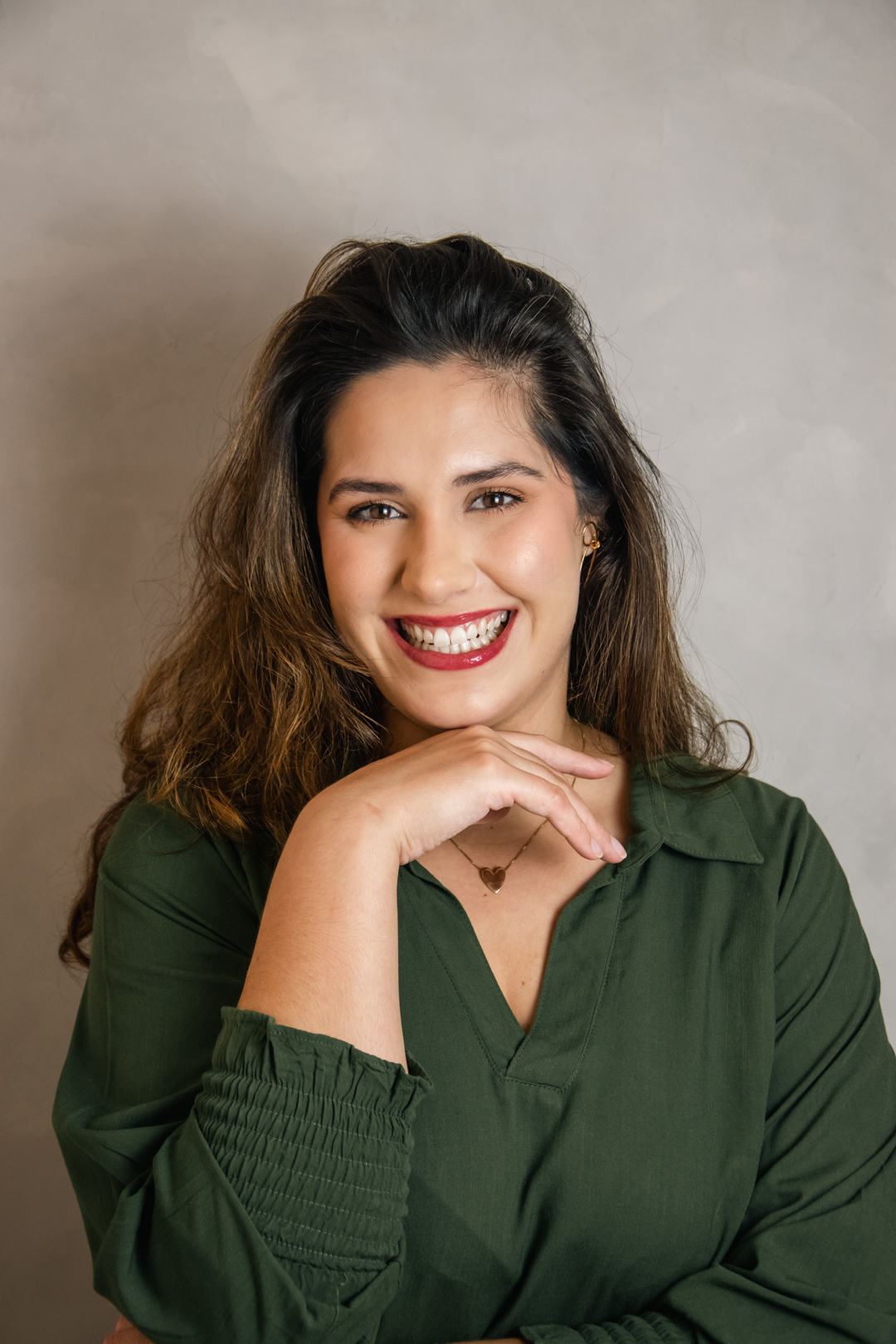 Joy Betette, designer de sobrancelhas naturais